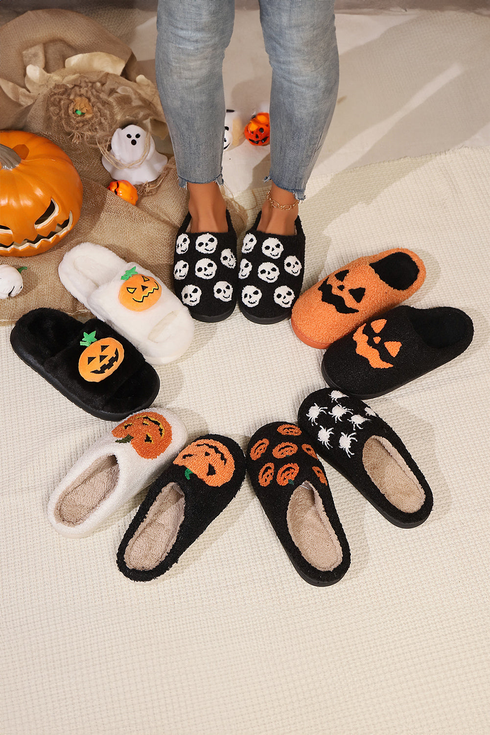 "Halloween Pumpkin Print Plush" Slippers