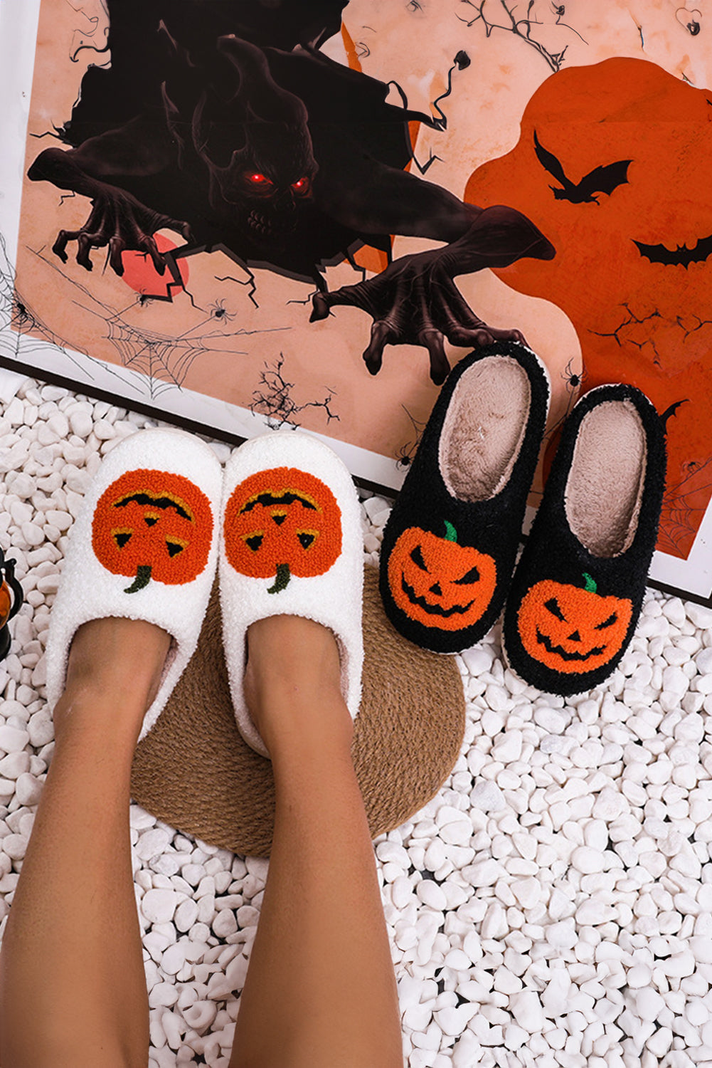 "Halloween Pumpkin Print Plush" Slippers