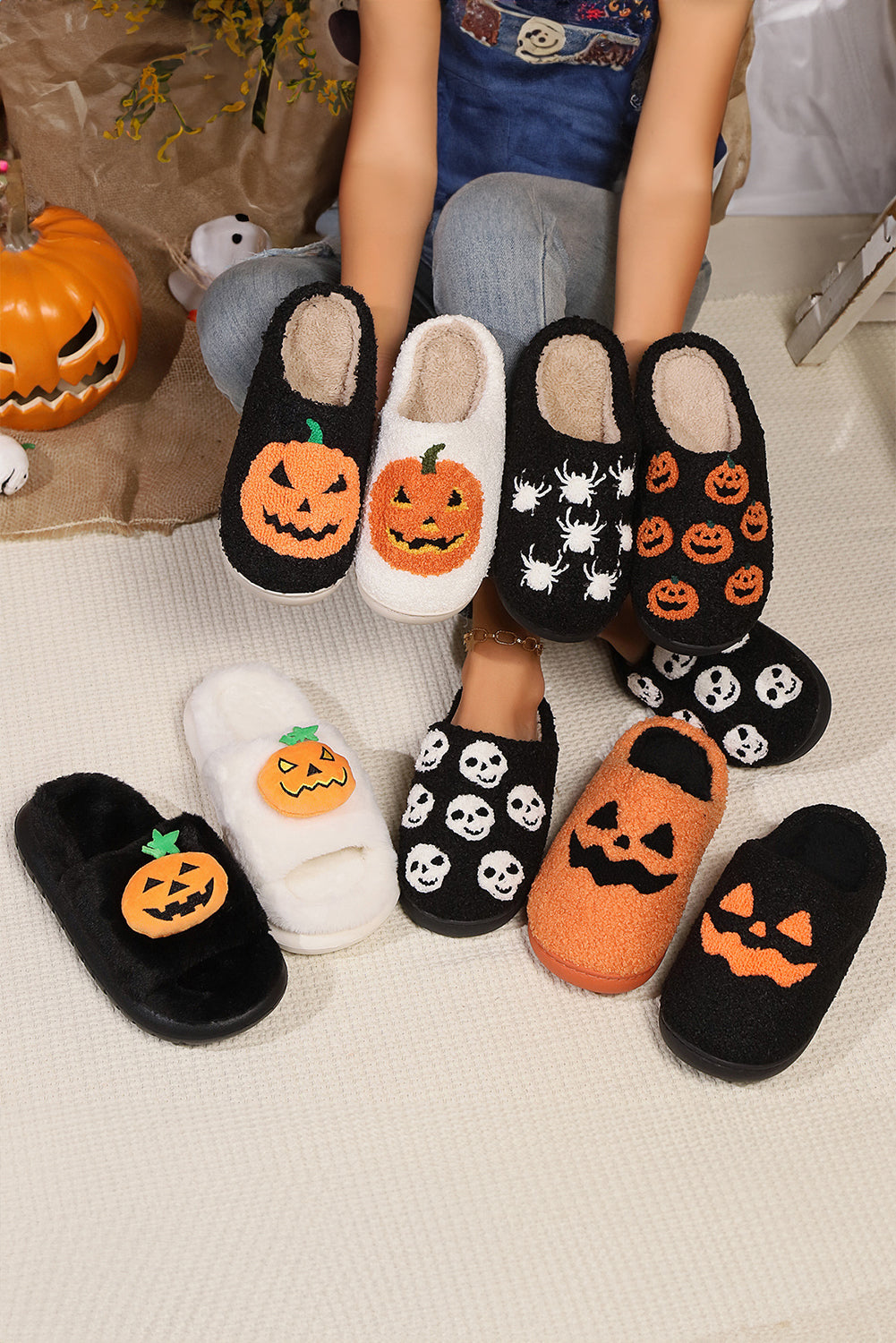 "Halloween Pumpkin Print Plush" Slippers